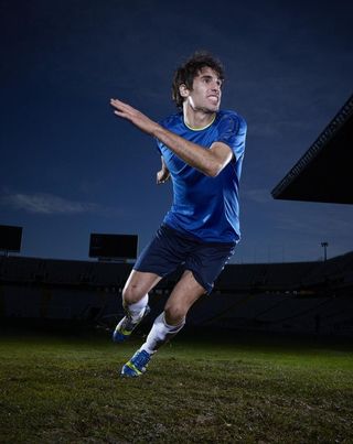 足球鞋广告图片