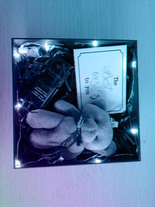 蓝绿色清新风炫彩生日礼物伴手礼实拍图 