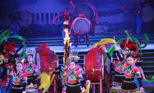 苗族舞蹈图片 苗族舞蹈图片