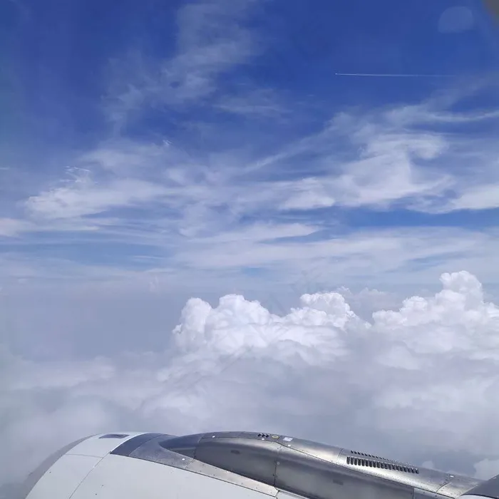 白色+天空
