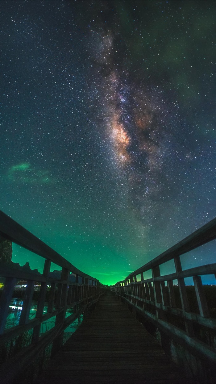 星空下的木桥高清摄影图片