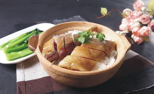 煲仔饭 煲仔饭