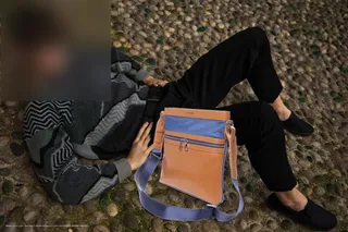 真皮男包海报设计 外模模特