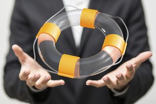 手拿储钱罐金币货币 理财保障商务金融财富增长主题