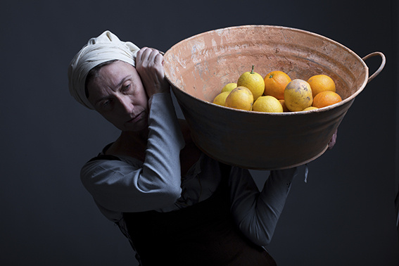 国外  外国人  抬