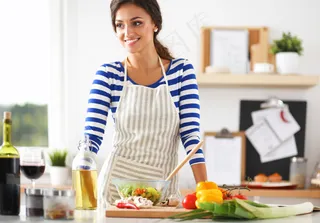 厨师装扮的大人小孩烹饪美食健康家庭情侣亲子素材