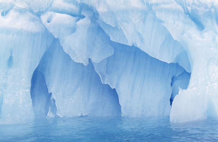 冰山河流