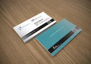 蓝色大气时尚简约名片