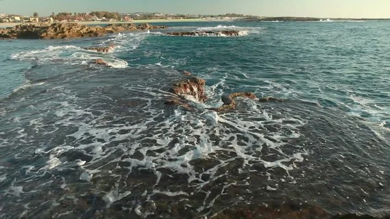 海洋洞穴和波3种股票的录像 视频免...