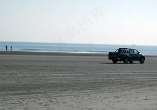 海滩飙车图片
