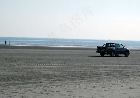 海滩飙车图片 海滩飙车图片