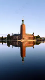 城堡水中倒影风景高清摄影图片