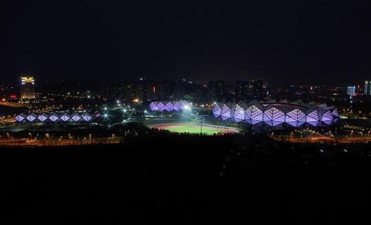 深圳龙岗大运场馆夜景图片