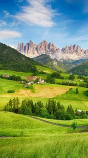 山上的房屋高清摄影图片 山上的房屋高清摄影图片