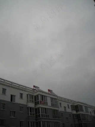 阴天的小区图片