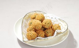 绿色炸蔬菜丸子图片