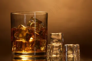 洋酒 威士忌 红酒图片