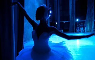 哈萨克斯坦芭蕾舞女演员图片