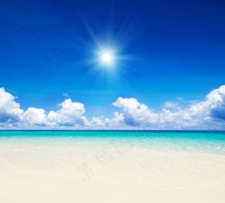 蓝天白云海洋沙滩图片
