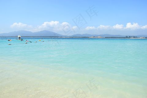 三亚海滨浴场图片