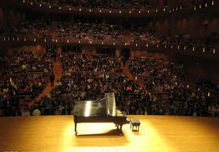 大型音乐会 钢琴演奏图片