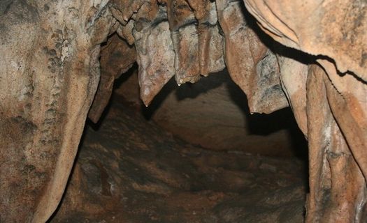 山洞岩石 山洞岩石