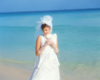 海滩新娘图片