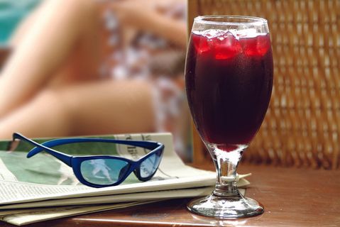 加冰红酒图片 加冰红酒图片