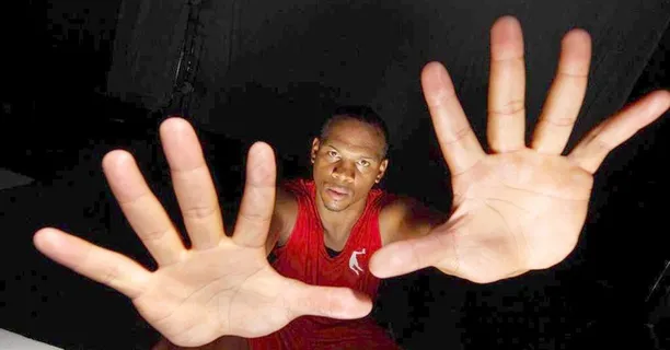 海耶斯代言乔丹体育宣传照图片