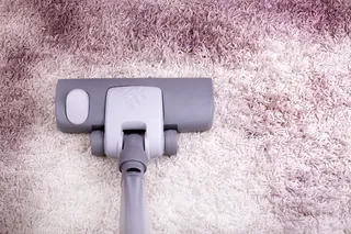 吸尘器清扫地毯