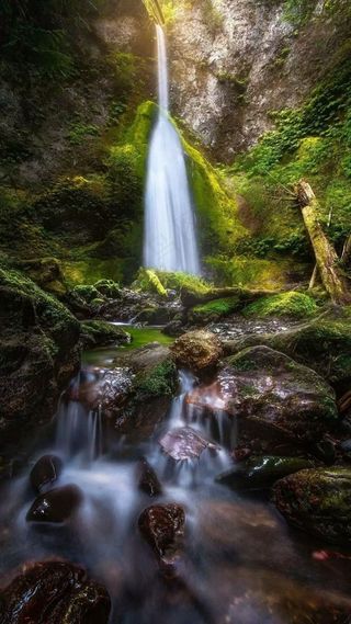 小溪流水高清摄影图片