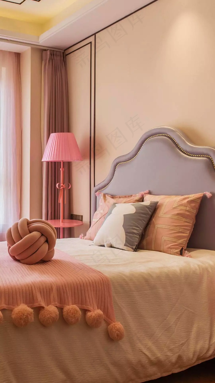 卧室床落地灯高清摄影图片