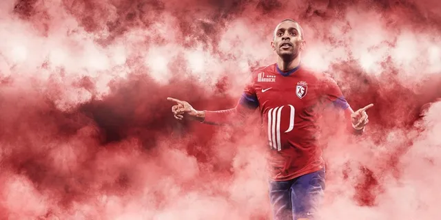 足球俱乐部队服 人物图片