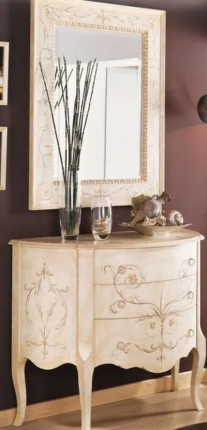 精致欧式家具装饰柜和镜子图片