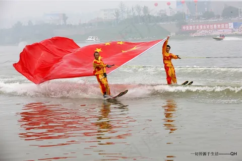 中美澳艺术滑水对抗赛图片