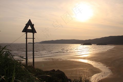 海滩日出图片