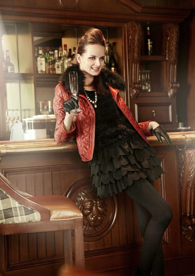 衣讯国际时尚女装图片