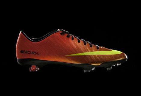 nike足球系列c罗广告宣传平面广...