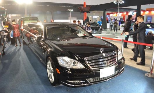 奔驰加长车图片