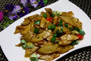 腊八蒜烧杏鲍菇图片