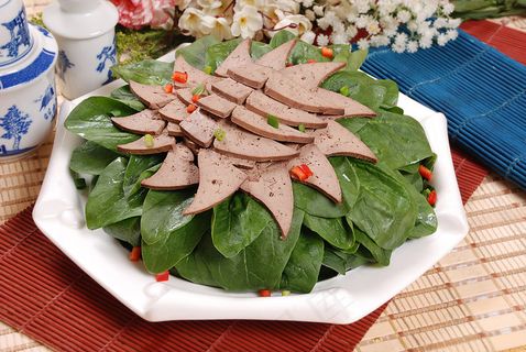 香猪肝拌菠菜图片 香猪肝拌菠菜图片