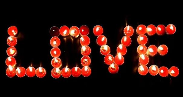 LOVE形状的蜡烛视频素材庆典免费 LOVE形状的蜡烛视频素材庆典免费