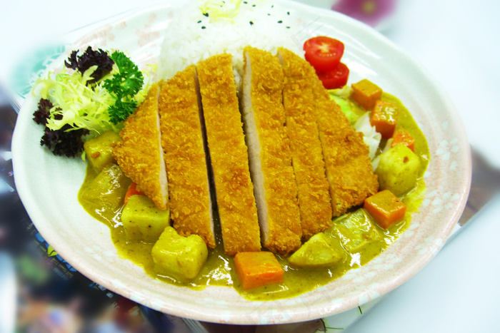 日式吉列猪扒咖喱饭图片