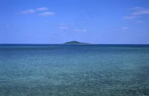 海中岛屿图片