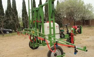 农业植保机械图片