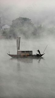 在河道上划船的人高清摄影图片