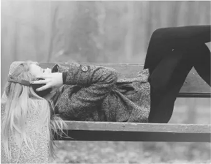 粉色风格人物展示模板