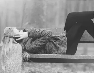 粉色风格人物展示模板