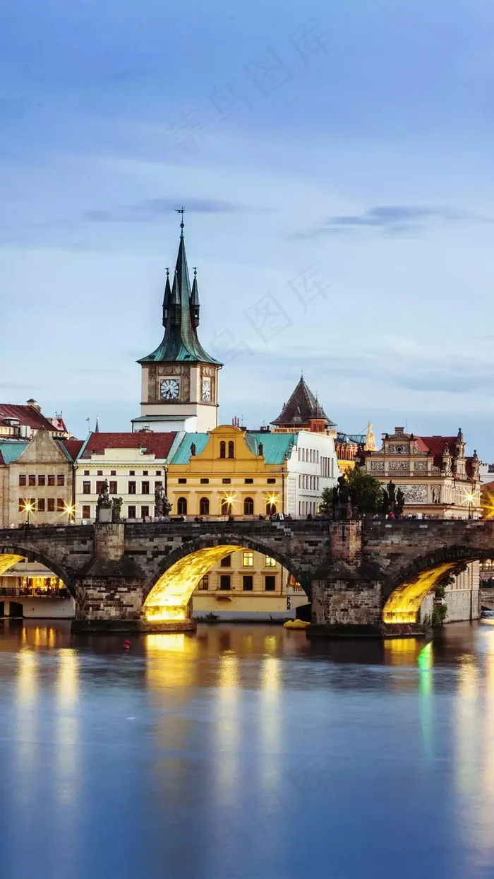 外国特色建筑河道与桥高清摄影图片