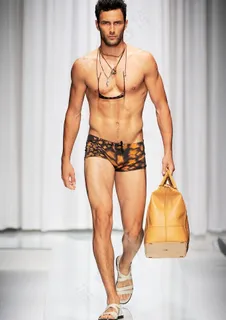 范思哲 2010米兰春夏男装发布秀...